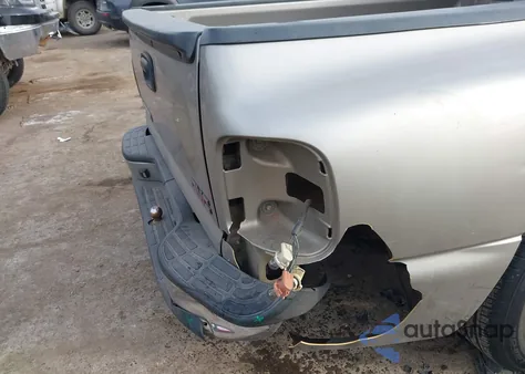 2002 GMC Sierra 1500 Sl z USA, uszkodzony, nr VIN 1GTEC14W92Z137602